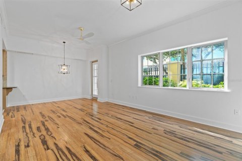 Touwnhouse à vendre à Saint Petersburg, Floride: 2 chambres, 132.29 m2 № 2339827 - photo 5