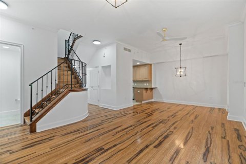 Touwnhouse à vendre à Saint Petersburg, Floride: 2 chambres, 132.29 m2 № 2339827 - photo 3