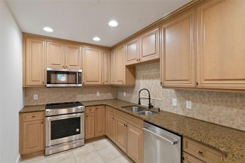 Touwnhouse à vendre à Saint Petersburg, Floride: 2 chambres, 132.29 m2 № 2339827 - photo 7