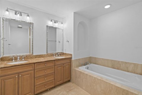 Touwnhouse à vendre à Saint Petersburg, Floride: 2 chambres, 132.29 m2 № 2339827 - photo 15