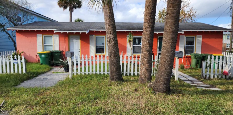 Duplex in Jacksonville Beach, Florida 4 bedrooms, 113.53 sq.m. № 843320