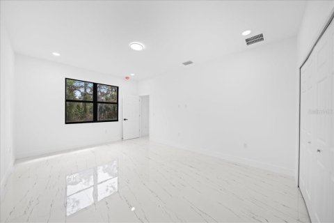 House in Lehigh Acres, Florida 3 bedrooms, 149.2 sq.m. № 2106272 - photo 21