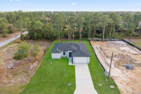 House in Lehigh Acres, Florida 3 bedrooms, 149.2 sq.m. № 2106272 - photo 26