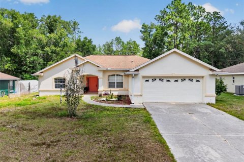 Casa en Citrus Springs, Florida 3 dormitorios, 150.69 m2 № 2127101