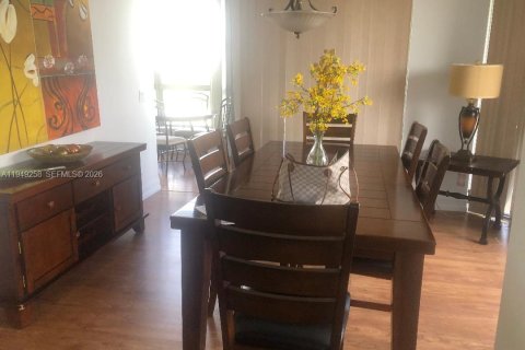 Condo in Aventura, Florida, 2 bedrooms  № 2005116 - photo 11