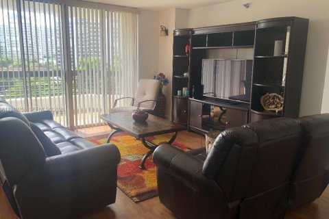Condo in Aventura, Florida, 2 bedrooms  № 2005116 - photo 7