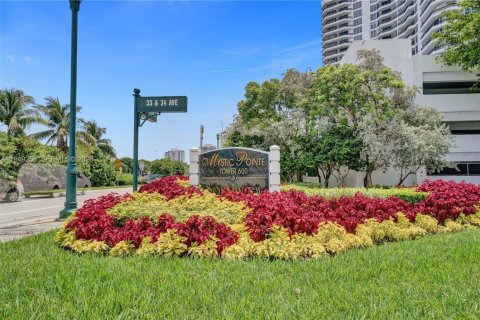 Condo in Aventura, Florida, 2 bedrooms  № 2005116 - photo 18