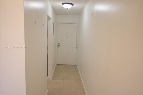 Condo in Deerfield Beach, Florida, 2 bedrooms  № 2075056 - photo 11