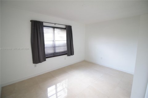 Condo in Deerfield Beach, Florida, 2 bedrooms  № 2075056 - photo 18