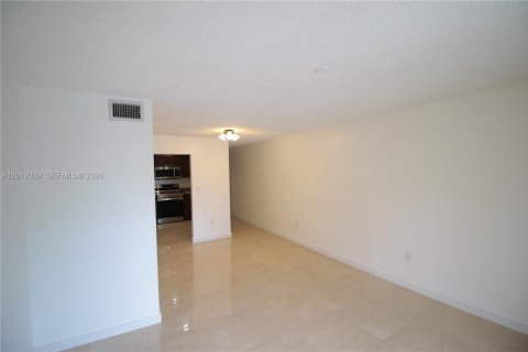 Condo in Deerfield Beach, Florida, 2 bedrooms  № 2075056 - photo 6