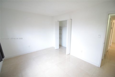 Condo in Deerfield Beach, Florida, 2 bedrooms  № 2075056 - photo 20