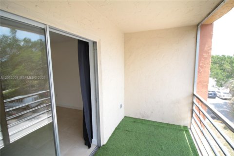 Condo in Deerfield Beach, Florida, 2 bedrooms  № 2075056 - photo 4