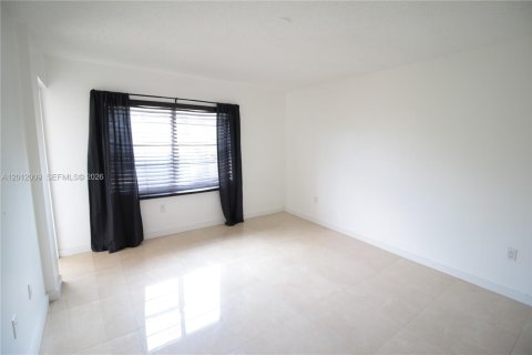 Condo in Deerfield Beach, Florida, 2 bedrooms  № 2075056 - photo 25