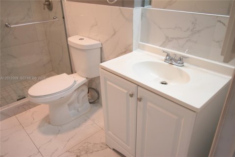 Condo in Deerfield Beach, Florida, 2 bedrooms  № 2075056 - photo 30