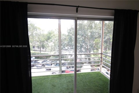 Condo in Deerfield Beach, Florida, 2 bedrooms  № 2075056 - photo 2