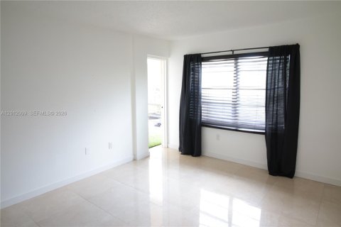 Condo in Deerfield Beach, Florida, 2 bedrooms  № 2075056 - photo 24