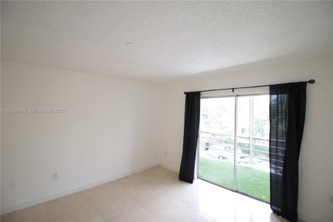Condo in Deerfield Beach, Florida, 2 bedrooms  № 2075056 - photo 7