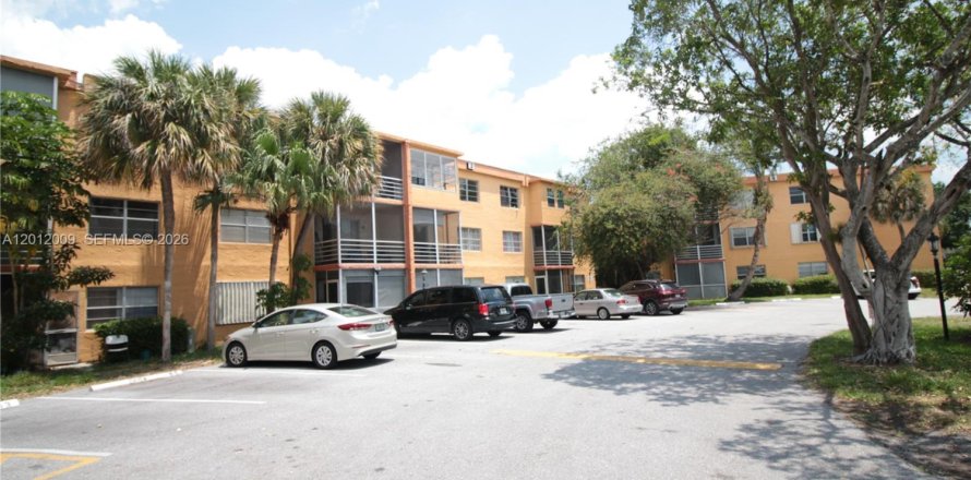 Condo in Deerfield Beach, Florida, 2 bedrooms  № 2075056