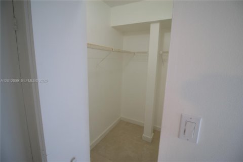 Condo in Deerfield Beach, Florida, 2 bedrooms  № 2075056 - photo 28