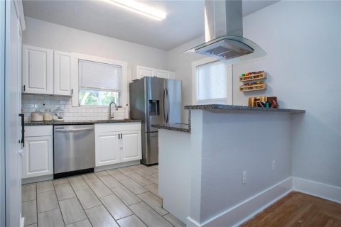 House in Palmetto, Florida 3 bedrooms, 119.19 sq.m. № 1884876 - photo 29