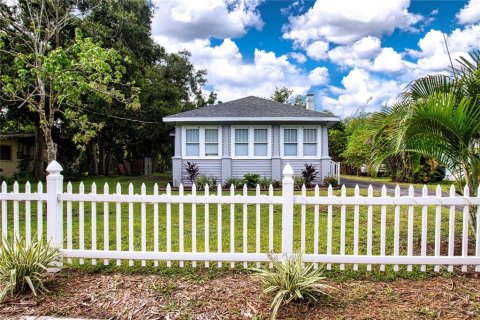 House in Palmetto, Florida 3 bedrooms, 119.19 sq.m. № 1884876 - photo 1