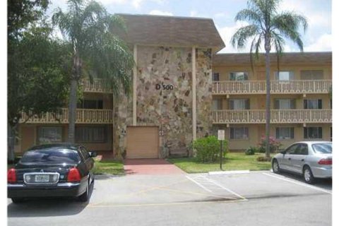 Condo à Palm Springs, Floride, 2 chambres  № 2390116