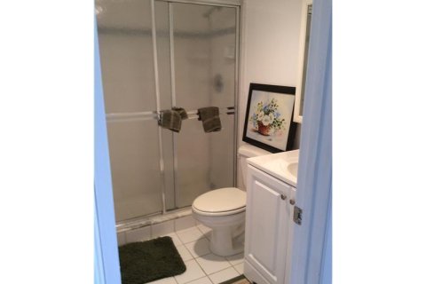 Copropriété à louer à Palm Springs, Floride: 2 chambres, 77.67 m2 № 2390116 - photo 5