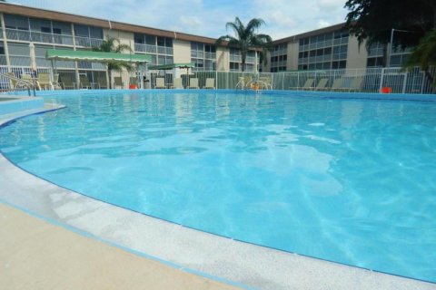 Copropriété à louer à Palm Springs, Floride: 2 chambres, 77.67 m2 № 2390116 - photo 22