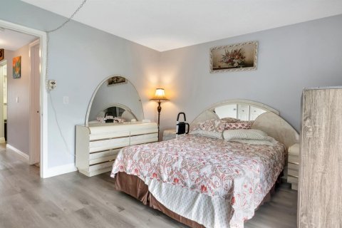 Condo in West Palm Beach, Florida, 1 bedroom  № 2392945 - photo 6