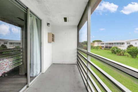 Condo in West Palm Beach, Florida, 1 bedroom  № 2392945 - photo 15