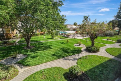 Купить кондоминиум в Майами, Флорида 1 спальня, 63.92м2, № 2036735 - фото 26