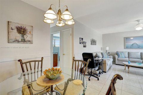 Купить кондоминиум в Майами, Флорида 1 спальня, 63.92м2, № 2036735 - фото 12