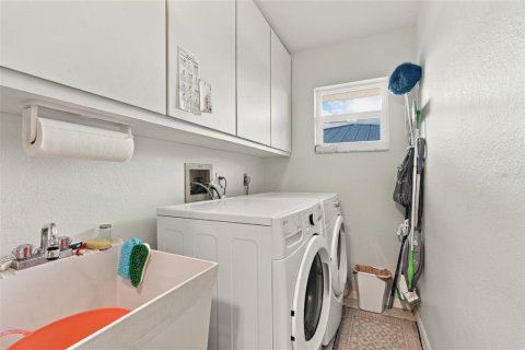 Villa ou maison à vendre à Port Charlotte, Floride: 3 chambres, 187.66 m2 № 2436715 - photo 30