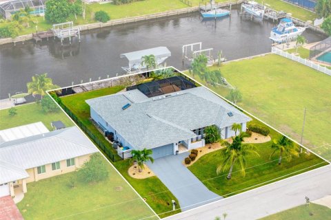 Villa ou maison à Port Charlotte, Floride 3 chambres, 187.66 m2 № 2436715