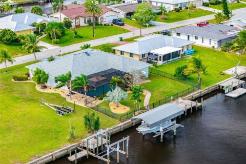 Villa ou maison à vendre à Port Charlotte, Floride: 3 chambres, 187.66 m2 № 2436715 - photo 2