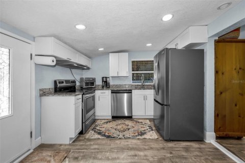 Immobilier commercial à vendre à Saint Pete Beach, Floride: 3 chambres, 148.74 m2 № 2145275 - photo 6