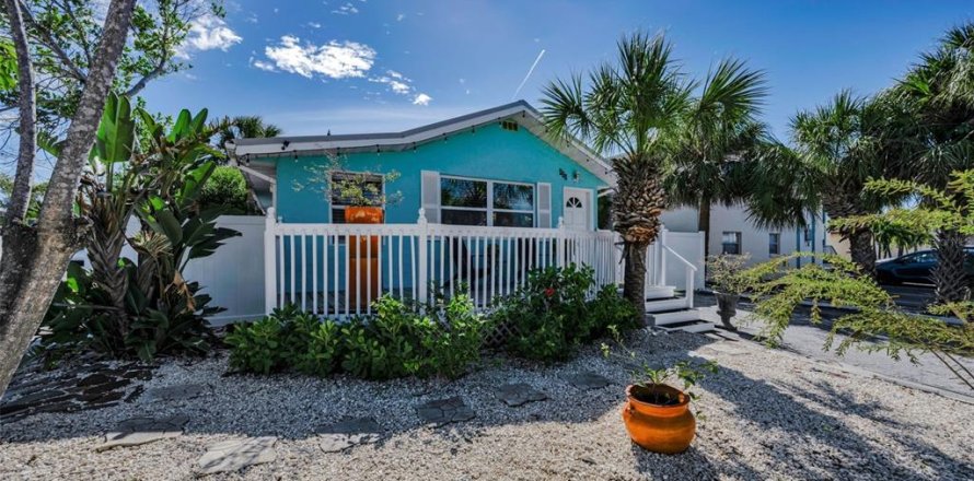 Immobilier commercial à Saint Pete Beach, Floride 3 chambres, 148.74 m2 № 2145275