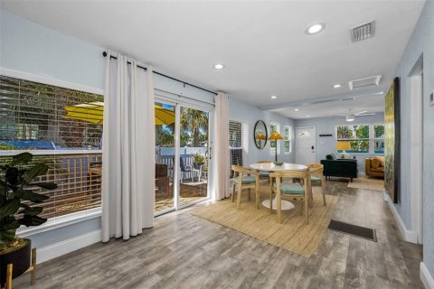 Immobilier commercial à vendre à Saint Pete Beach, Floride: 3 chambres, 148.74 m2 № 2145275 - photo 14