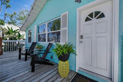 Immobilier commercial à vendre à Saint Pete Beach, Floride: 3 chambres, 148.74 m2 № 2145275 - photo 3