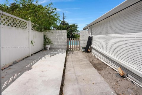 Villa ou maison à vendre à Pembroke Pines, Floride: 5 chambres, 164.99 m2 № 1964297 - photo 29