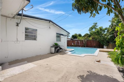 Villa ou maison à vendre à Pembroke Pines, Floride: 5 chambres, 164.99 m2 № 1964297 - photo 27