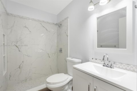 Villa ou maison à vendre à Pembroke Pines, Floride: 5 chambres, 164.99 m2 № 1964297 - photo 12