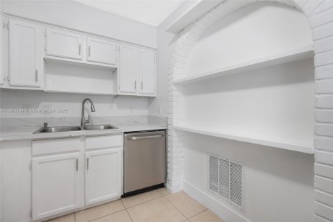 Villa ou maison à vendre à Pembroke Pines, Floride: 5 chambres, 164.99 m2 № 1964297 - photo 8