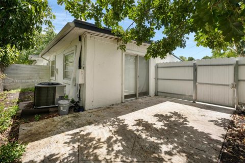 Villa ou maison à vendre à Pembroke Pines, Floride: 5 chambres, 164.99 m2 № 1964297 - photo 28