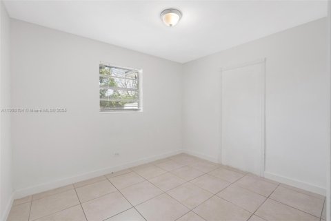 Villa ou maison à vendre à Pembroke Pines, Floride: 5 chambres, 164.99 m2 № 1964297 - photo 16