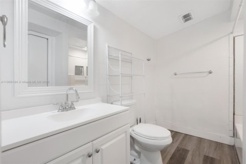 Villa ou maison à vendre à Pembroke Pines, Floride: 5 chambres, 164.99 m2 № 1964297 - photo 18