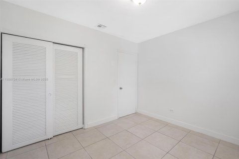 Villa ou maison à vendre à Pembroke Pines, Floride: 5 chambres, 164.99 m2 № 1964297 - photo 17