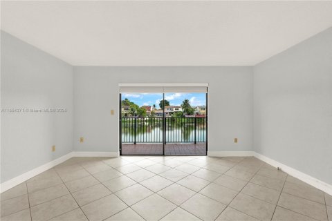 Condo in Hialeah, Florida, 3 bedrooms  № 1878370 - photo 26