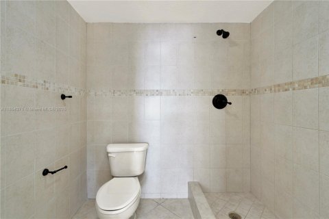 Condo in Hialeah, Florida, 3 bedrooms  № 1878370 - photo 16