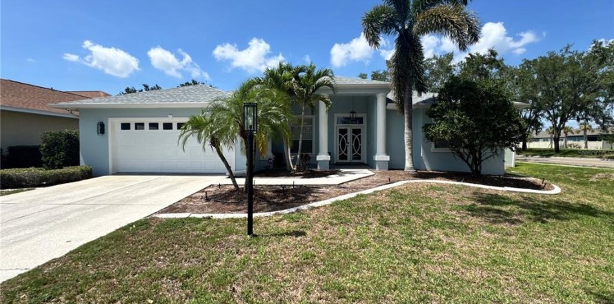 House in Ellenton, Florida 3 bedrooms, 200.48 sq.m. № 1877167